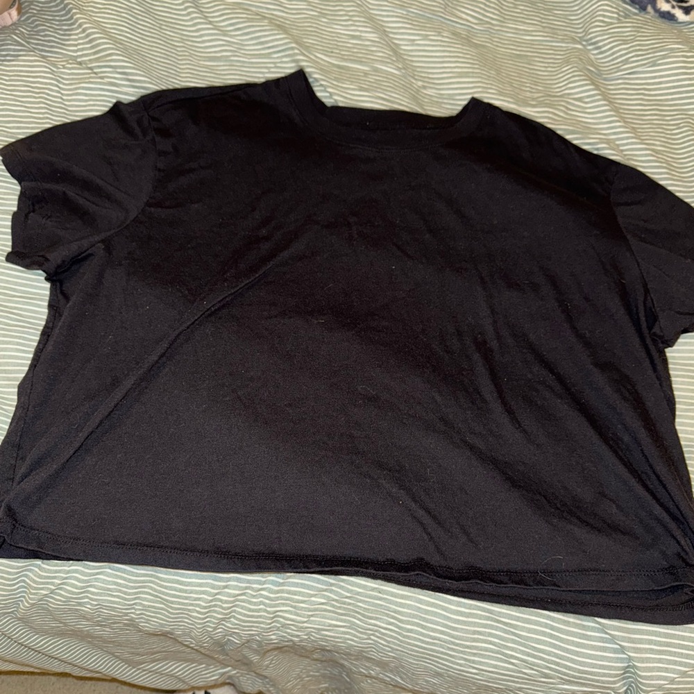 EUC cropped Torrid t-shirt size 2